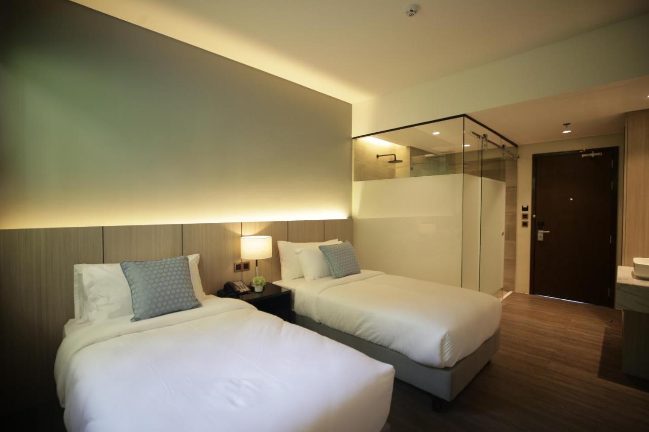The Maximilian Hotel Kota Cauayan Bagian luar foto