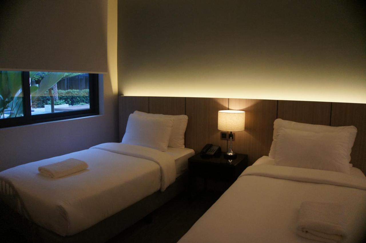 The Maximilian Hotel Kota Cauayan Bagian luar foto