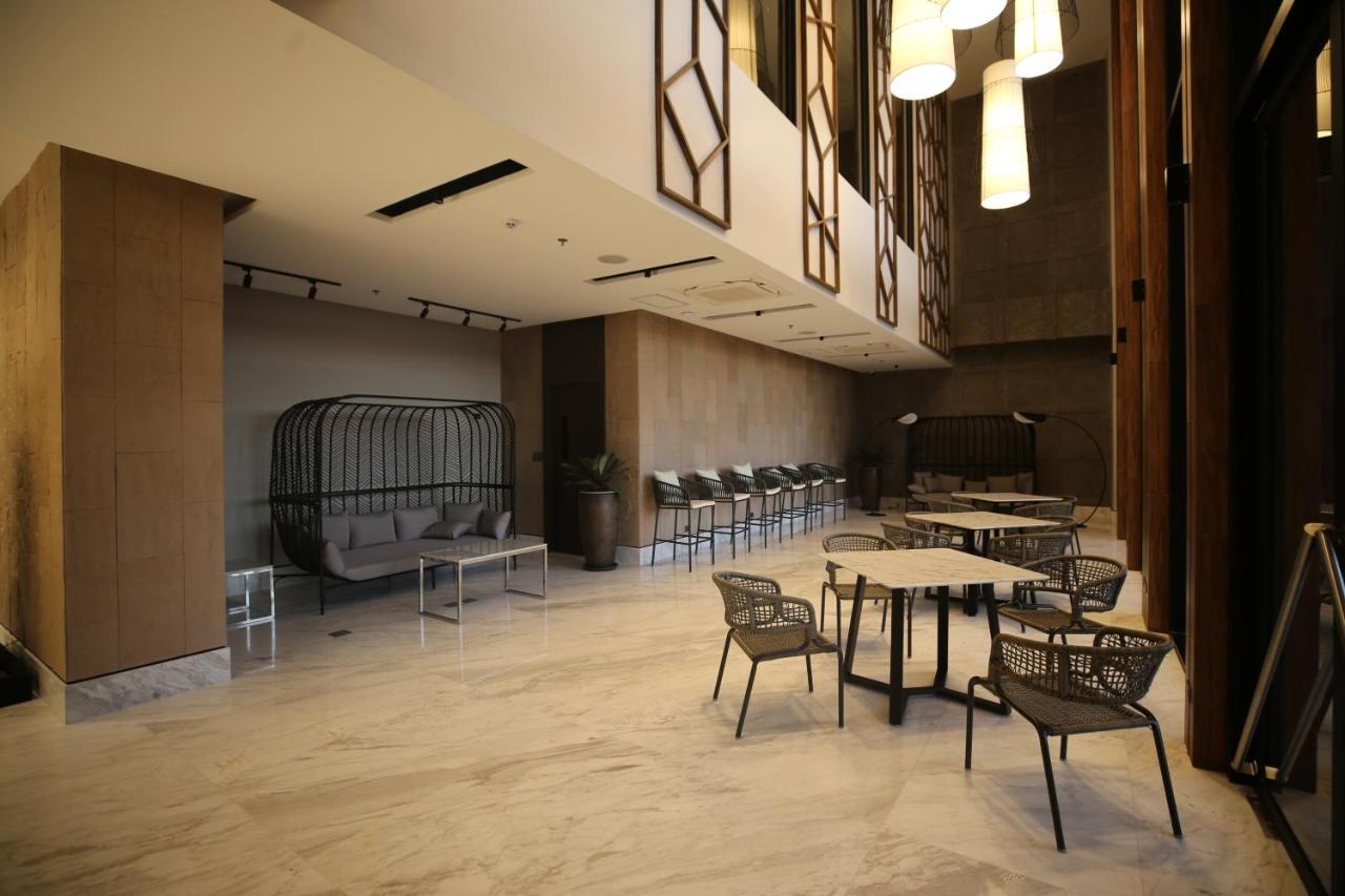 The Maximilian Hotel Kota Cauayan Bagian luar foto